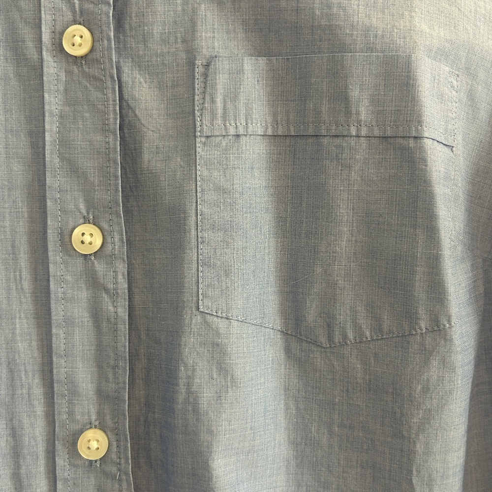 J. Crew Women’s 100% Cotton Button-Up Shirt in Light Blue Size Medium - Picture 4 of 7
